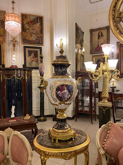 Le palace d'antiques