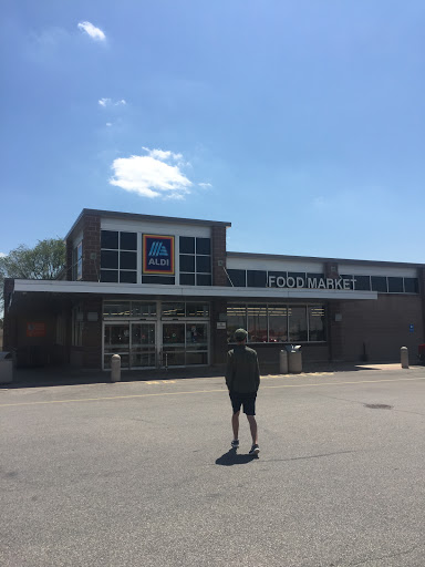 Supermarket «ALDI», reviews and photos, 1500 N 8th St, Vandalia, IL 62471, USA
