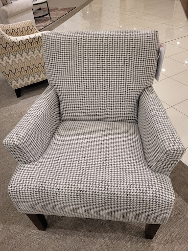 Shopping Mall «Westfield Old Orchard», reviews and photos, 4905 Old Orchard Shopping Center, Skokie, IL 60077, USA