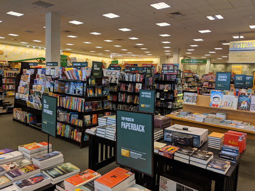 Book Store «Barnes & Noble», reviews and photos, 541 Lincoln St, Worcester, MA 01605, USA