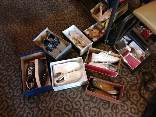 Shoe Store «DSW Designer Shoe Warehouse», reviews and photos, 17100 Southcenter Pkwy, Tukwila, WA 98188, USA