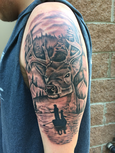 Tattoo Shop «Vanity Tattoo», reviews and photos, 28 S Western Ave, Carpentersville, IL 60110, USA