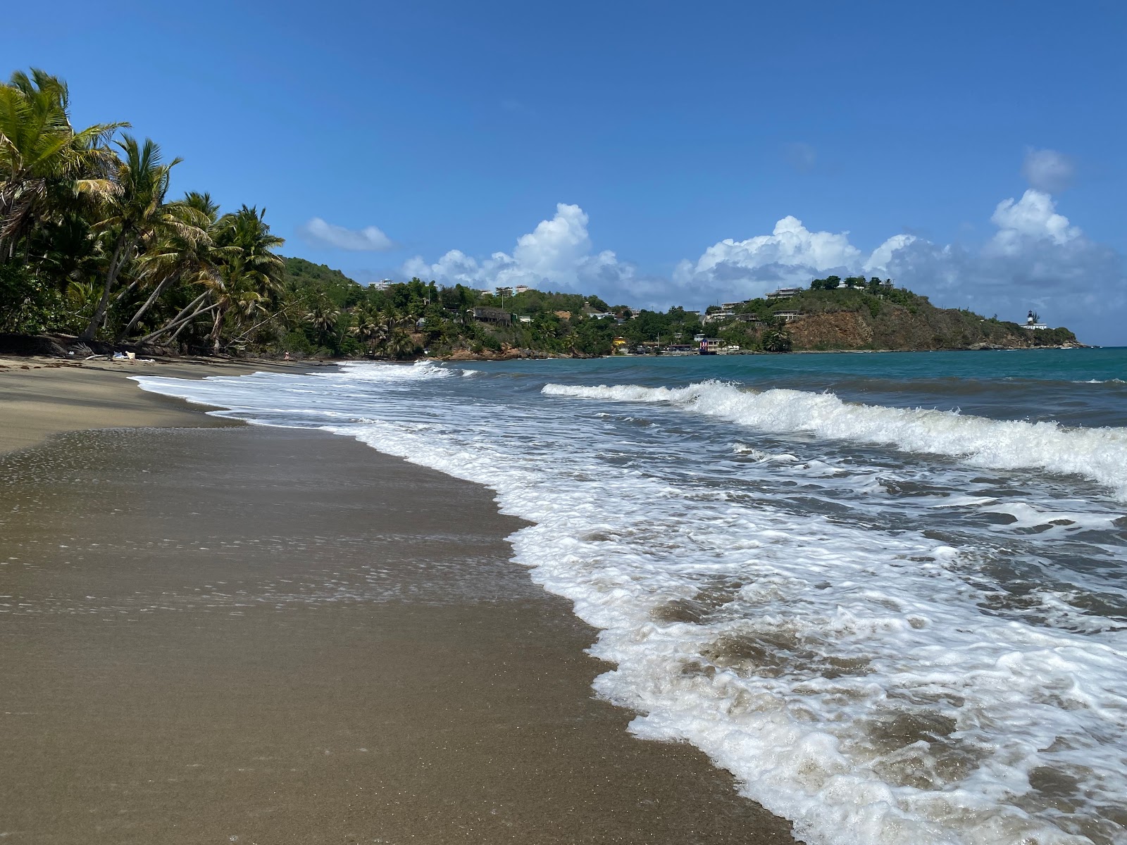 Photo de Playa Los Bohios avec l'eau turquoise de surface