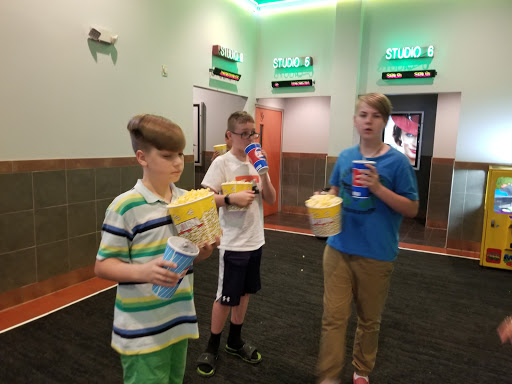 Movie Theater «Atrium Stadium Cinemas», reviews and photos, 680 Arthur Kill Rd, Staten Island, NY 10308, USA