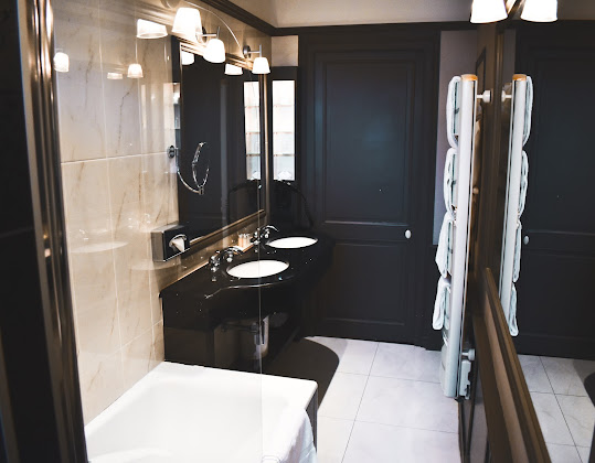 Photos du propriétaire hôtels Hotel Le Champlain 17000 La Rochelle