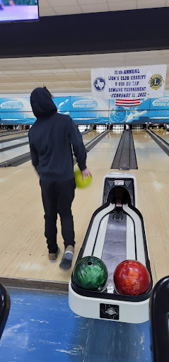 Bowling Alley «Crossroads Bowling Center», reviews and photos, 4370 Dowlen Rd, Beaumont, TX 77706, USA