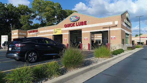 Drive & Shine Car Wash and Oil Change en South Bend