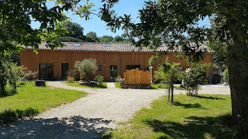 Lodge La grange aux arbres: gite de charme atypique de 2 à 5 personnes, jardin, proche Bordeaux et Saint-Emilion Gironde Baron