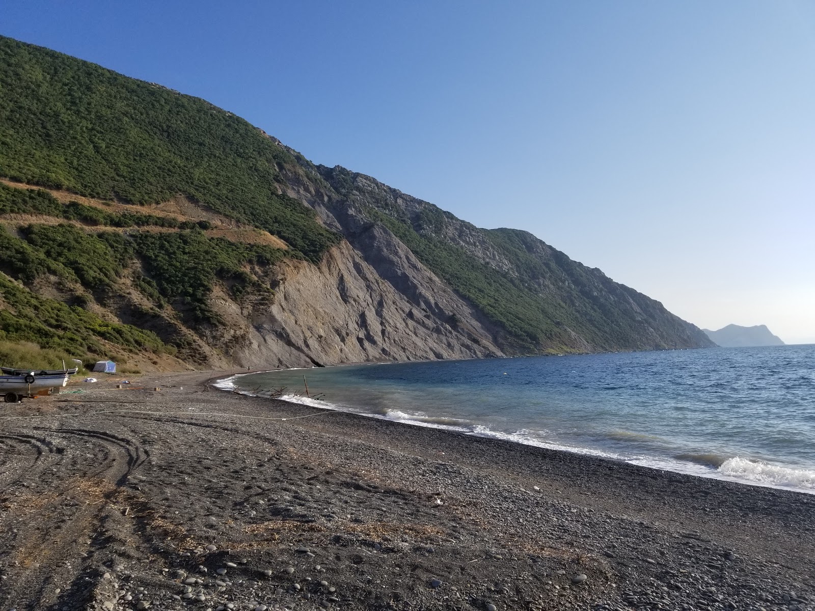 Foto di Suvla Cove III con una superficie del ciottoli grigi