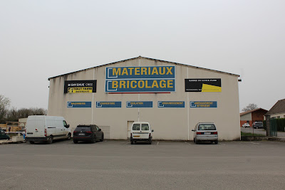 3 MMM - TOUT FAIRE à Chasseneuil-sur-Bonnieure