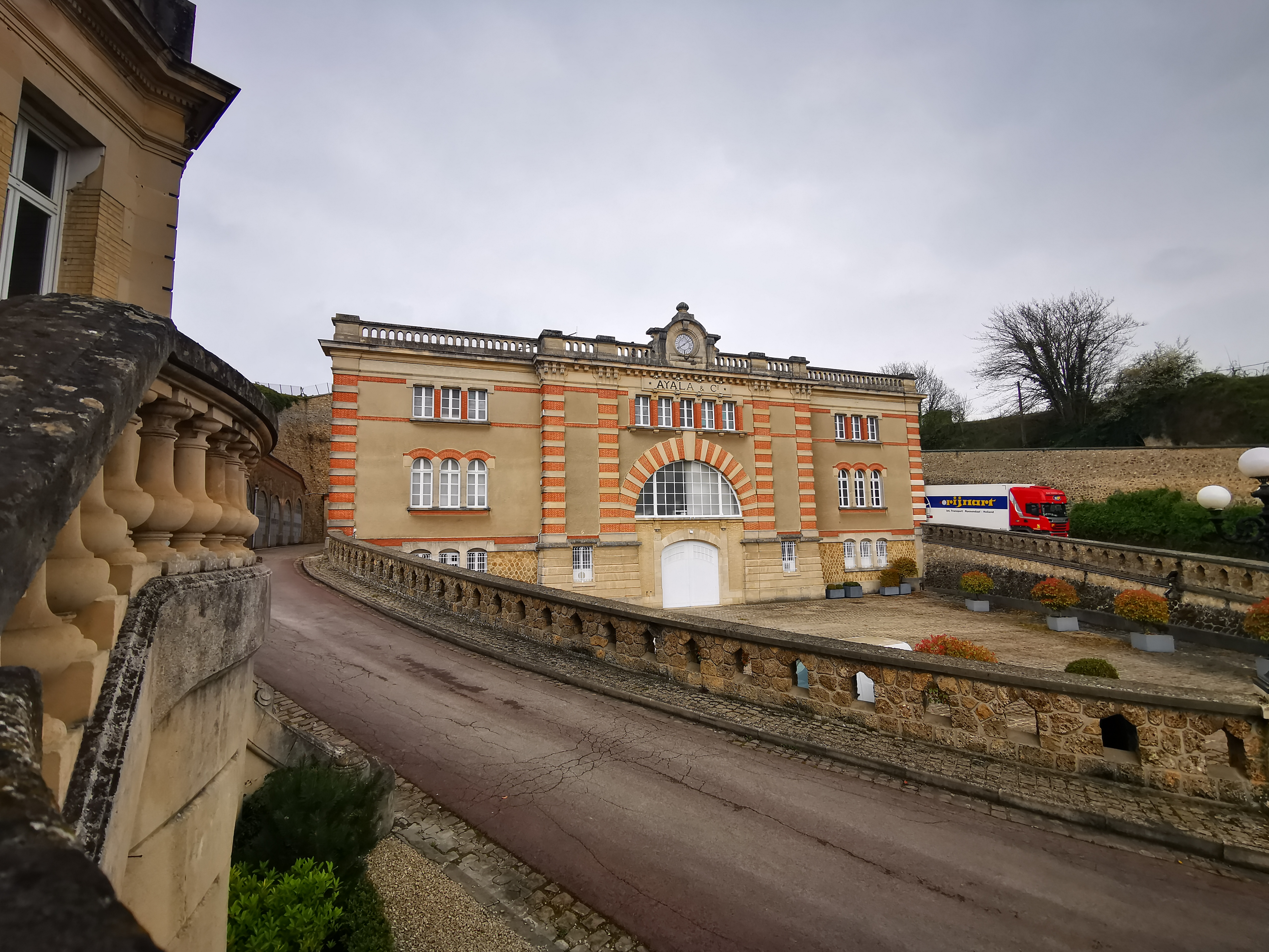 Photo n° 2 de l'avis de Jaro.a fait le 30/03/2022 à 12:05