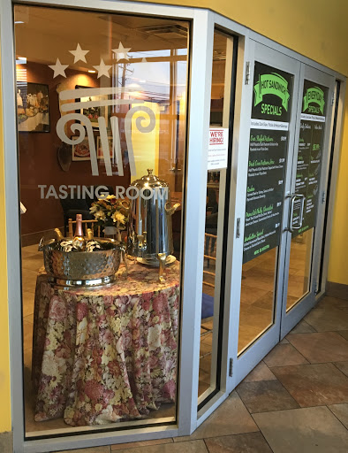 American Restaurant «Coliseum Kitchen», reviews and photos, 1660 Old Country Rd, Plainview, NY 11803, USA