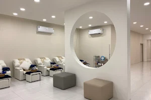 DOCTOR B Clinic Beauty and Surgery image