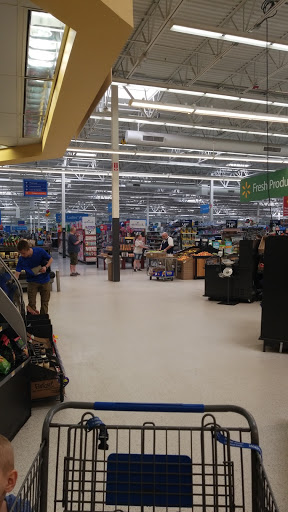 Department Store «Walmart Supercenter», reviews and photos, 300 Iowa Speedway Dr, Newton, IA 50208, USA