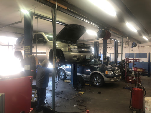 Auto Repair Shop «H & S Tire and Auto Center», reviews and photos, 302 E Pearce Blvd, Wentzville, MO 63385, USA