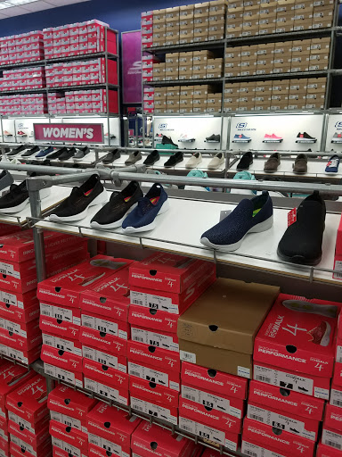 Shoe Store «SKECHERS Factory Outlet», reviews and photos, 1304 S Harbor Blvd, Fullerton, CA 92832, USA