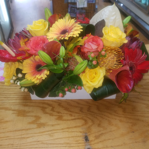 Florist «Alborada Florist», reviews and photos, 17 Huguenot St, New Rochelle, NY 10801, USA