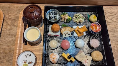 ダイニング魚 (とと)