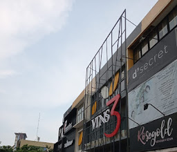 Vins 3 Bar, Lounge, & Spa photo