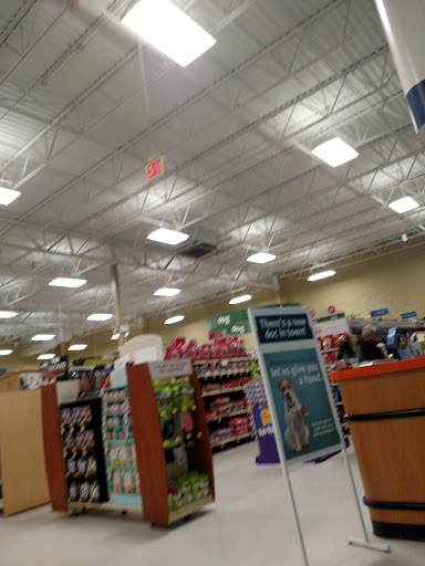 Pet Supply Store «PetSmart», reviews and photos, 8537 W Grand River Ave, Brighton, MI 48116, USA