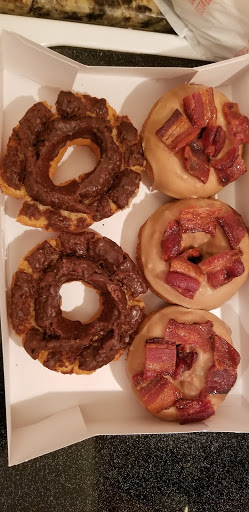 Donut Shop «Mrs. Donuts», reviews and photos, 14765 Memorial Dr, Houston, TX 77079, USA