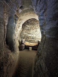Photo n°74 de Restaurant Les Caves de la Genevraie à Louresse-Rochemenier ()