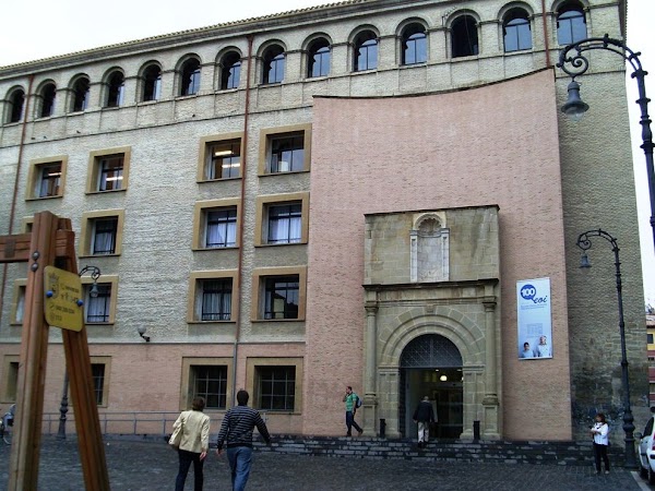 Imagen de Escuela Oficial de Idiomas de Pamplona (2 de 6)