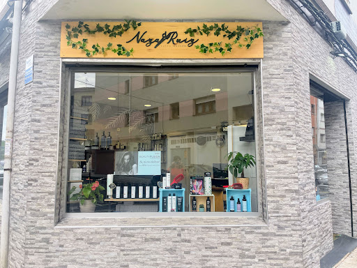 Naza Ruiz Salón Unisex en Lugo de LLanera, Oviedo