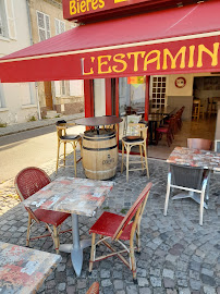 Atmosphère du Restaurant L'Estaminet à Vic-sur-Aisne - n°3