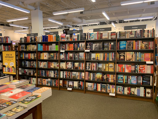 Book Store «Barnes & Noble Booksellers Fredericksburg/ Central Park», reviews and photos, 1220 Carl D. Silver Parkway, Fredericksburg, VA 22401, USA