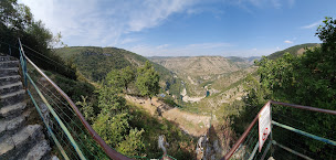 Photo n°17 de Le Saltadou : Panorama du cirque de Saint-Chély-du-Tarn à Gorges du Tarn Causses ()