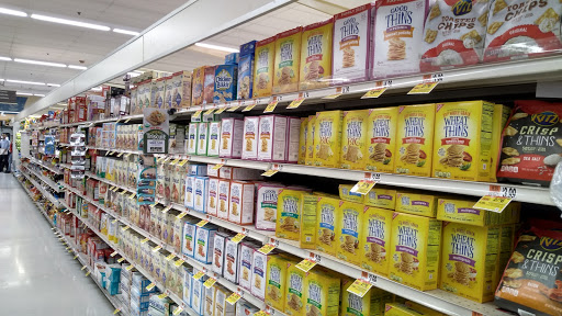 Shopping Mall «New Horizons Shopping Mall», reviews and photos, 961 E 174th St, Bronx, NY 10460, USA