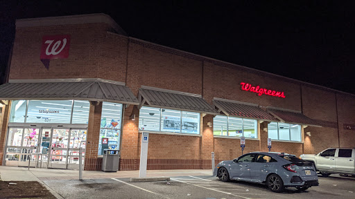 Drug Store «Walgreens», reviews and photos, 824 W Poplar Ave, Collierville, TN 38017, USA