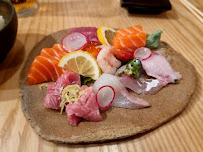 Sashimi du Restaurant de sushis Le Bar à sushi Izumi à Paris - n°18