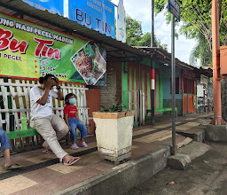 Warung pecel pitik photo