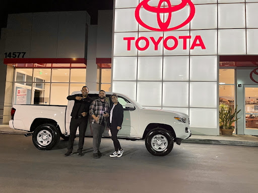 Toyota Dealer «Toyota Of Whittier», reviews and photos, 14577 Whittier Blvd, Whittier, CA 90605, USA