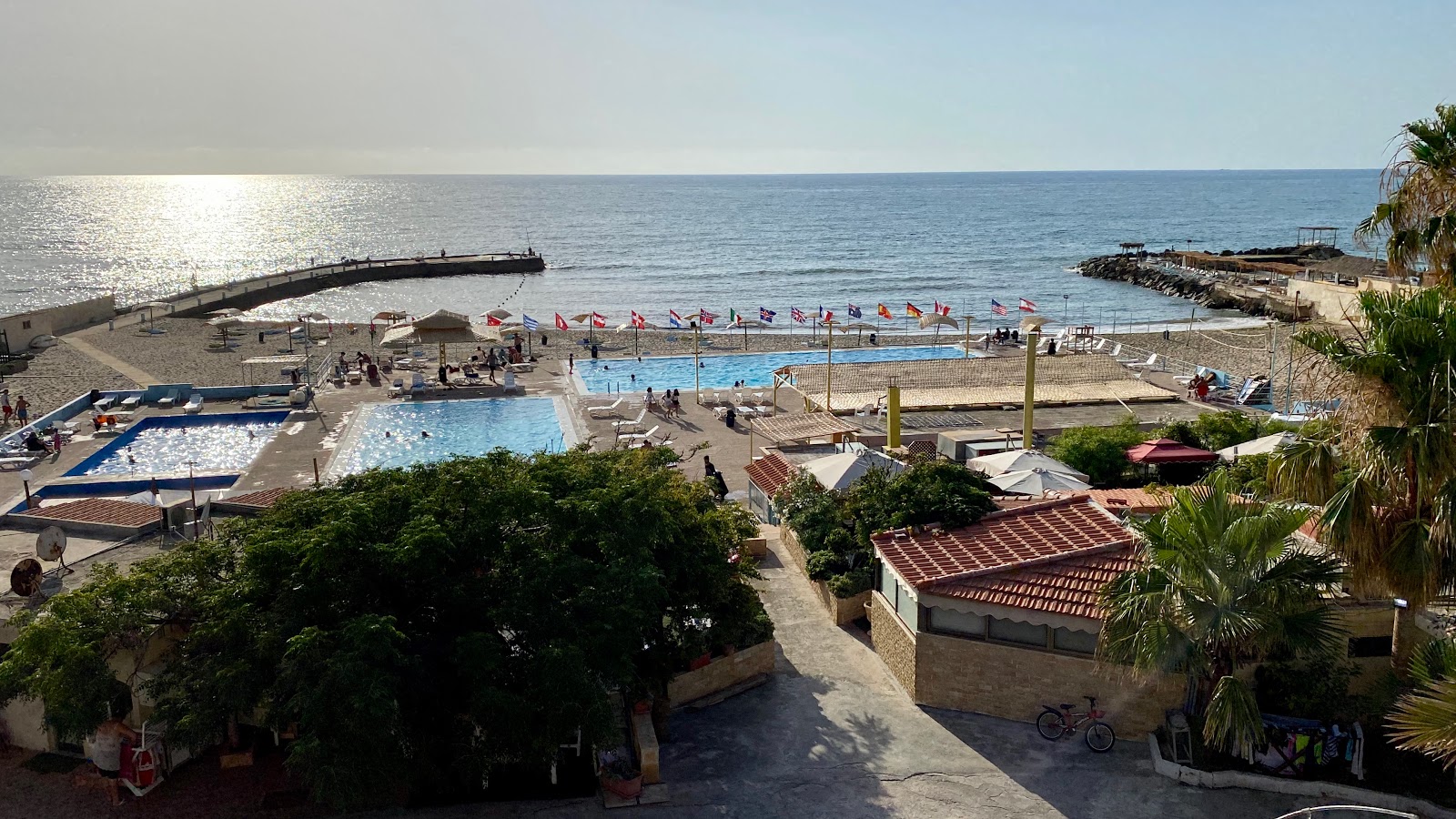 Zdjęcie Khalde beach z poziomem czystości wysoki