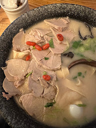 Photo n°21 de Yi Bowl Noodle 小黄碗羊汤馆 à Paris ()