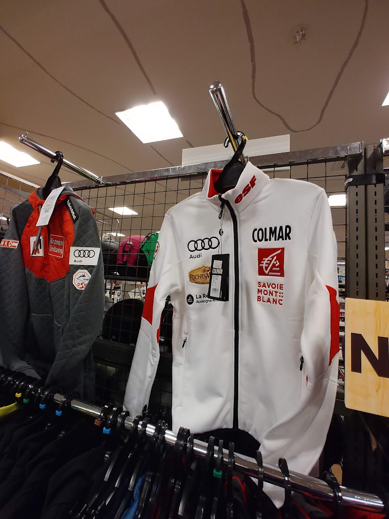 石井スポーツ 宮の沢店 北海道札幌市西区宮の沢 アウトドア スポーツ用品店 グルコミ