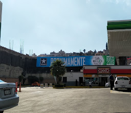 Plaza Jardines photo