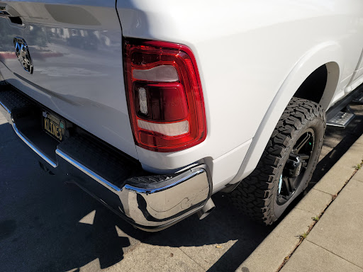 Auto Body Shop «Custom World Auto Body», reviews and photos, 239 S Irwindale Ave, Azusa, CA 91702, USA