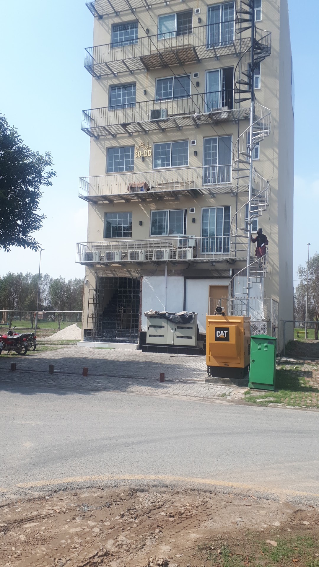 Madni Heights
