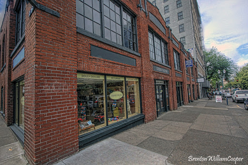 Dog Day Care Center «Urban Fauna», reviews and photos, 939 SW 10th Ave, Portland, OR 97205, USA