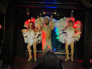 Photo n°36 de Restaurant-Spectacle DU COQ À L'ÂME à Saint-Mitre-les-Remparts ()