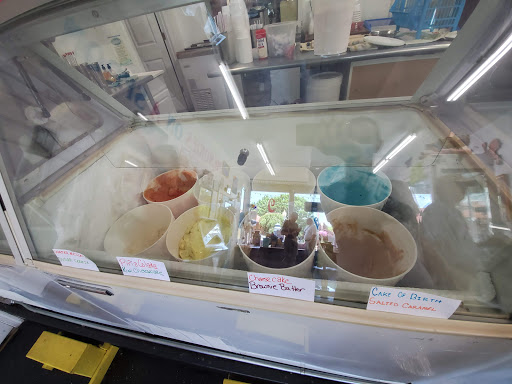 Ice Cream Shop «C&C Frozen Treats», reviews and photos, 409 E Main St, Front Royal, VA 22630, USA