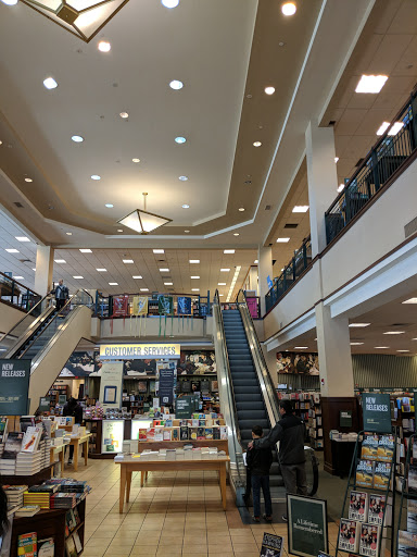 Book Store «Barnes & Noble», reviews and photos, 11 W Hillsdale Blvd, San Mateo, CA 94403, USA