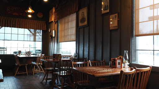 American Restaurant «Cracker Barrel Old Country Store», reviews and photos, 2421 Old Country Inn Dr, Caseyville, IL 62232, USA