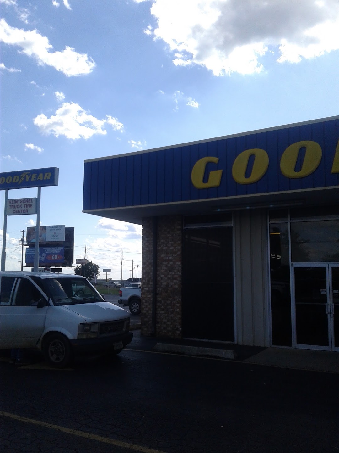 Heintschel Truck Tire Center