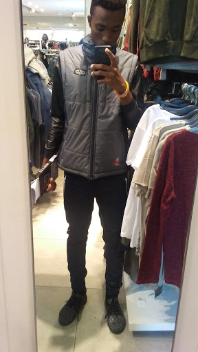 Clothing Store «H&M», reviews and photos, 2 S 69th St, Upper Darby, PA 19082, USA