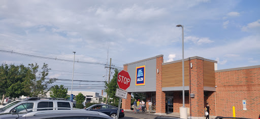 Supermarket «ALDI», reviews and photos, 6 Van Dyke Ave, New Brunswick, NJ 08901, USA